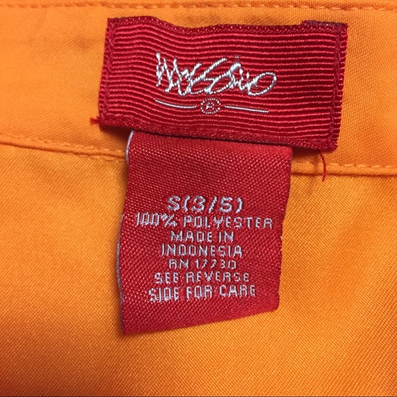 Button Up Top - Picture 6 of 6